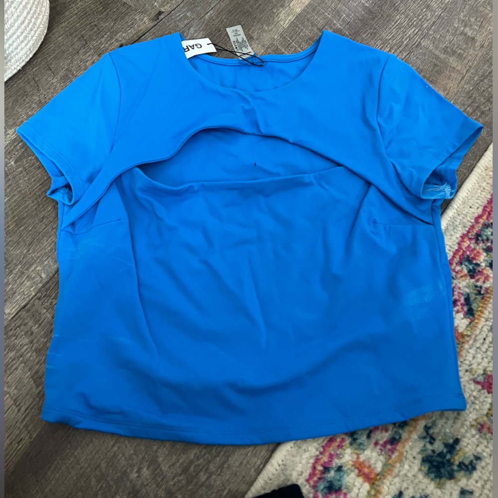 NWT - Garage Chest Cut Out Top